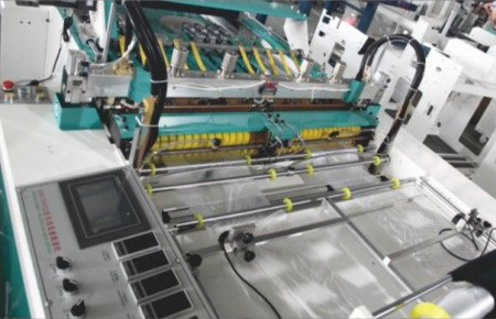 upload/1c/202507/full-automatic-high-speed-t-shirt-bag-making-machine-03.jpg