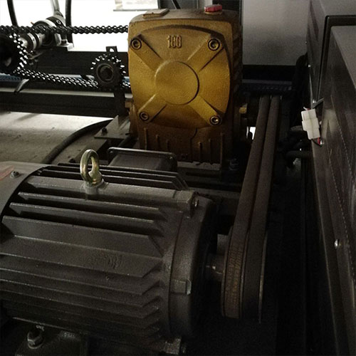 upload/1c/202507/non-woven-high-speed-t-shirt-bag-making-machine-06.jpg